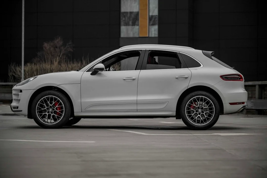 2015 Porsche Macan Turbo - Image 7 of 31