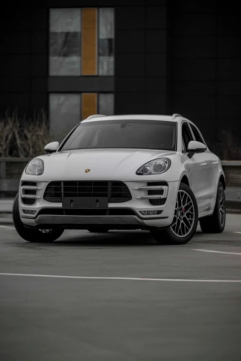 2015 Porsche Macan Turbo - Image 15 of 31