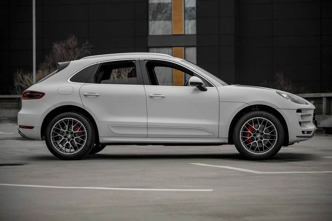2015 Porsche Macan Turbo - Image 6 of 31