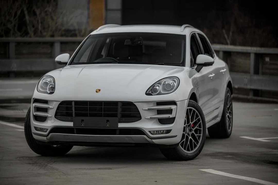 2015 Porsche Macan Turbo - Image 29 of 31