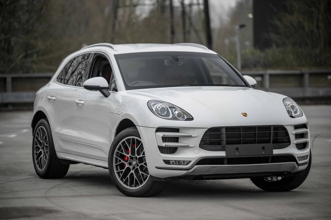 2015 Porsche Macan Turbo - Image 30 of 31