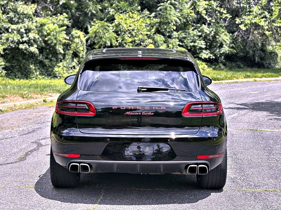 2015 Porsche Macan Turbo - Image 9 of 20