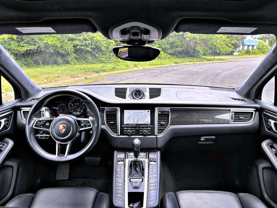 2015 Porsche Macan Turbo - Image 13 of 20
