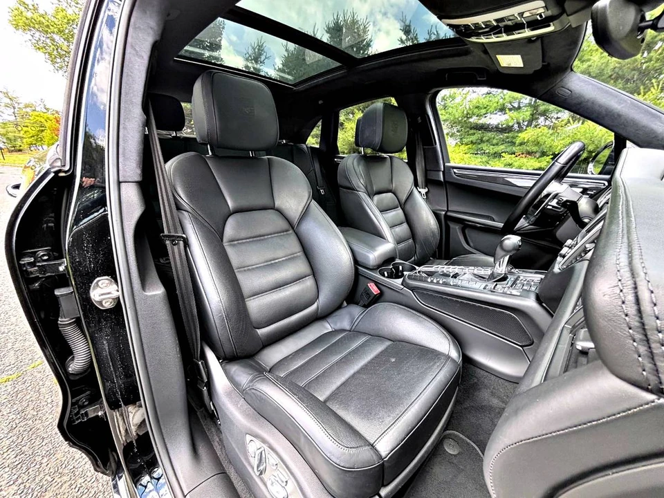 2015 Porsche Macan Turbo - Image 15 of 20