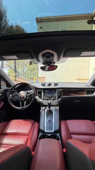 2015 Porsche Macan Turbo - Image 17 of 24