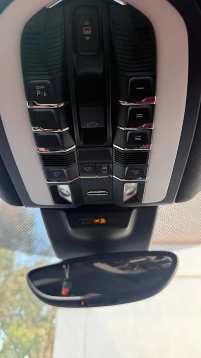 2015 Porsche Macan Turbo - Image 19 of 24