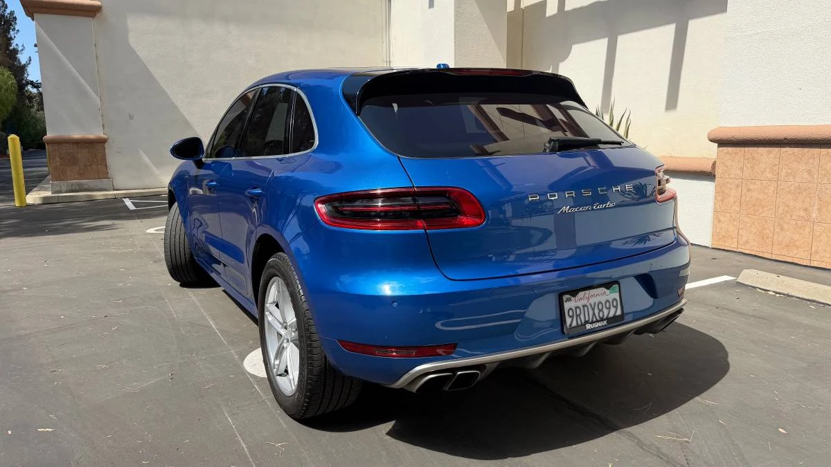 2015 Porsche Macan Turbo - Image 2 of 24