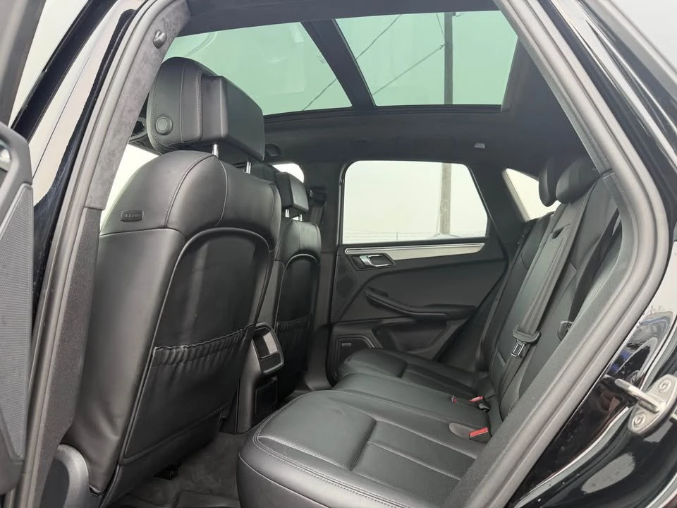 2015 Porsche Macan Turbo - Image 8 of 14