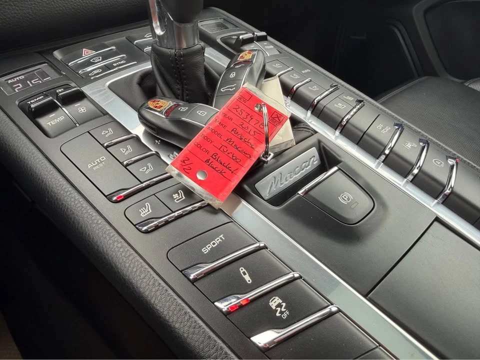 2015 Porsche Macan Turbo - Image 11 of 14