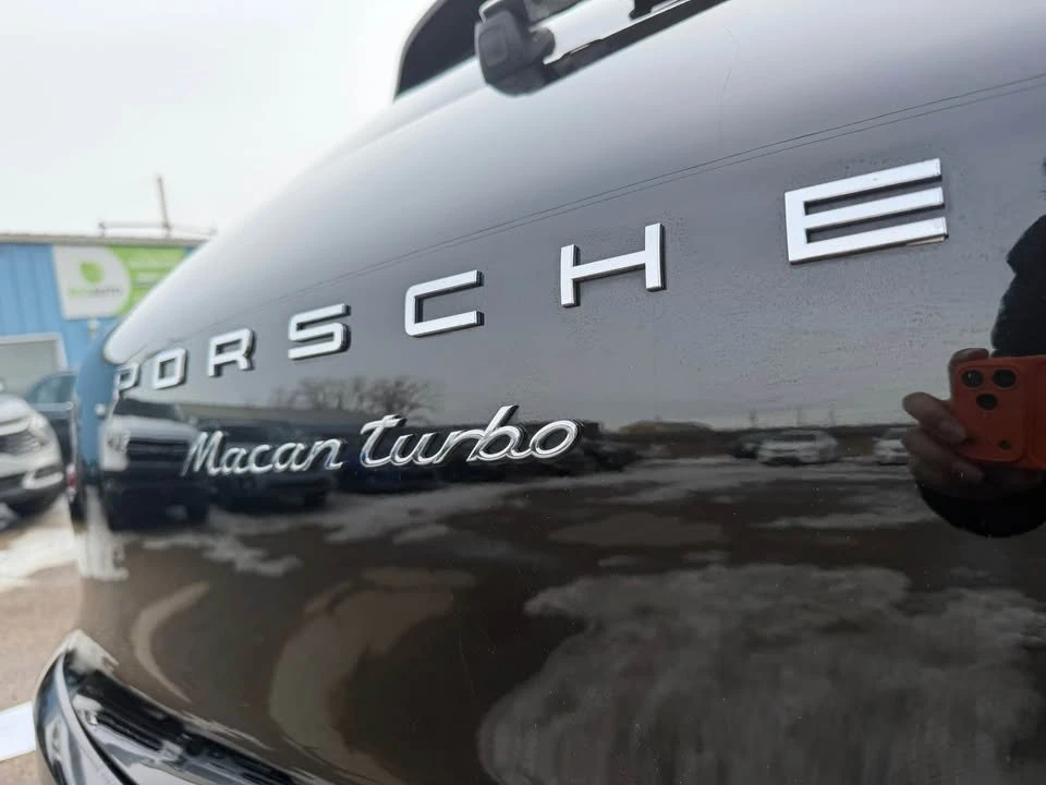 2015 Porsche Macan Turbo - Image 10 of 14