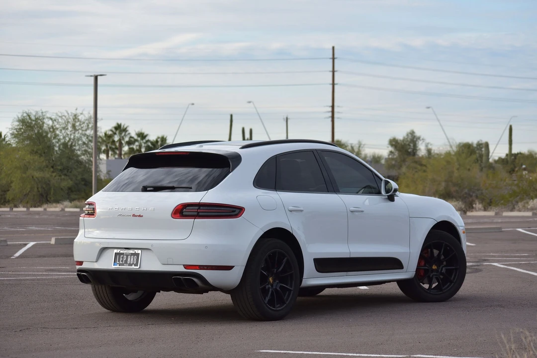 2015 Porsche Macan Turbo - Image 5 of 11