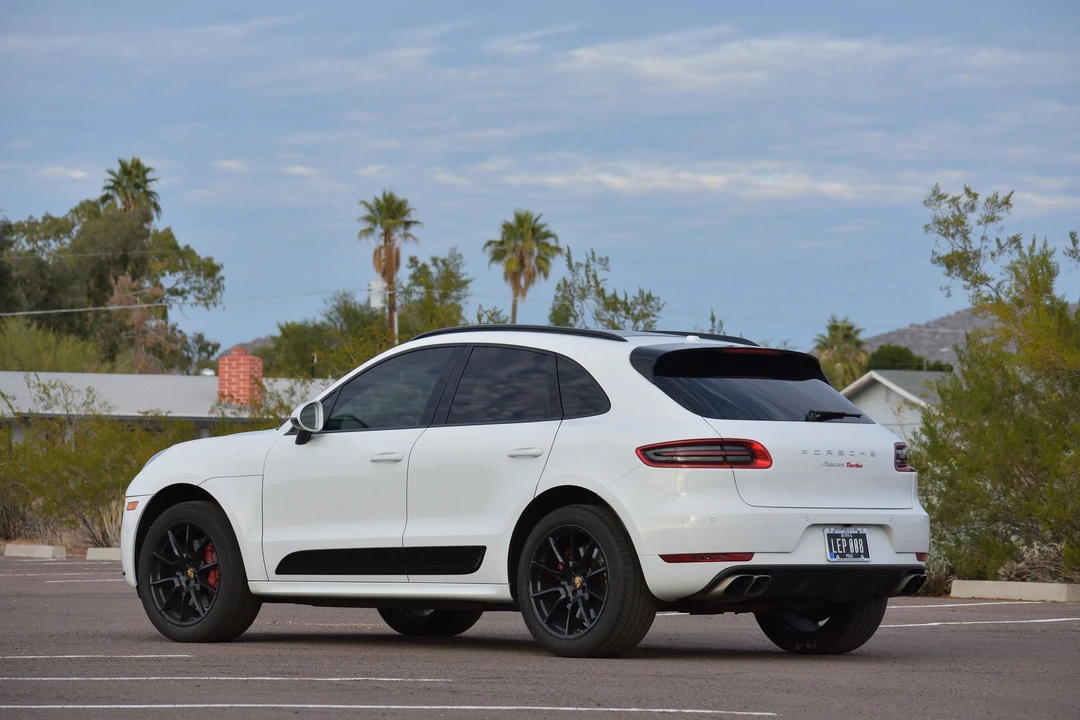 2015 Porsche Macan Turbo - Image 4 of 11