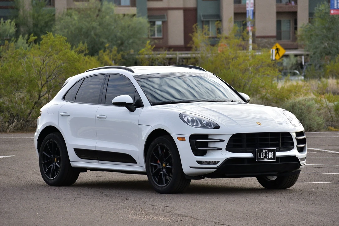 2015 Porsche Macan Turbo - Image 2 of 11