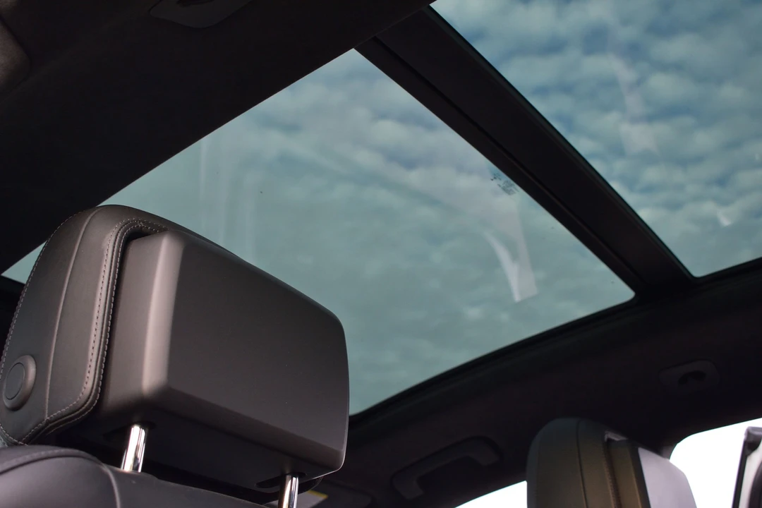 2015 Porsche Macan Turbo - Image 10 of 11