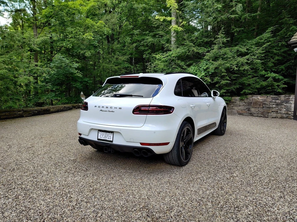 2015 Porsche Macan Turbo - Image 6 of 18