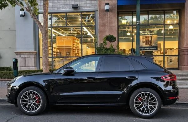 2015 Porsche Macan Turbo - Image 2 of 4