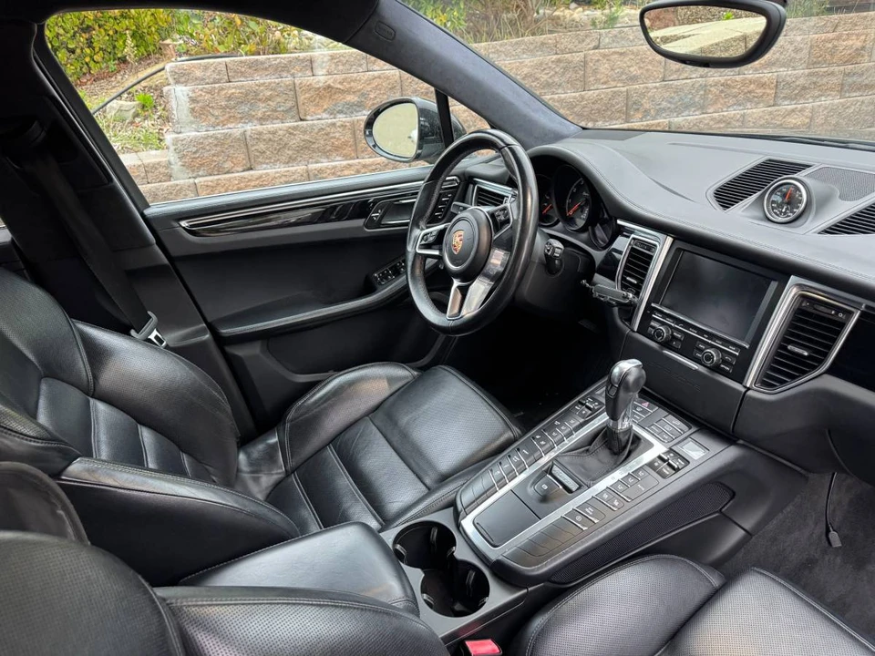 2015 Porsche Macan Turbo - Image 7 of 9