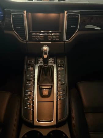 2015 Porsche Macan Turbo - Image 19 of 20