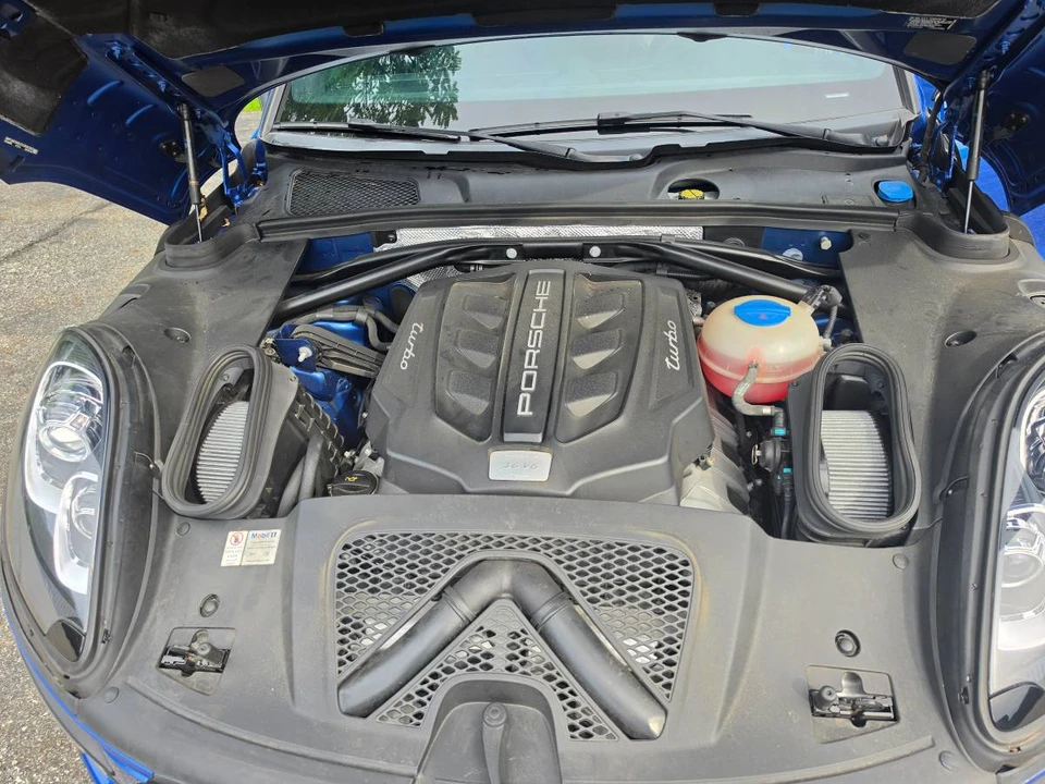 2015 Porsche Macan Turbo - Image 5 of 8