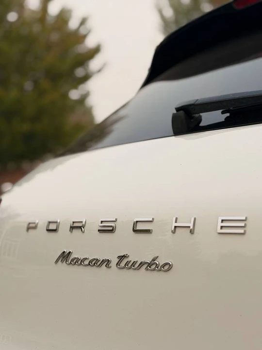 2015 Porsche Macan Turbo - Image 5 of 9