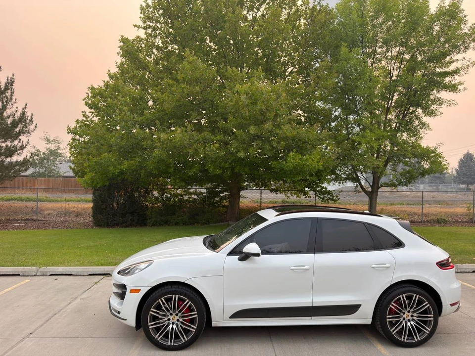 2015 Porsche Macan Turbo - Image 6 of 9