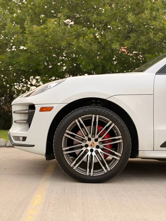 2015 Porsche Macan Turbo - Image 4 of 9