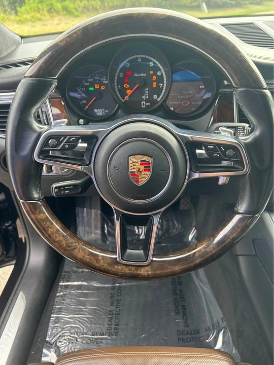 2015 Porsche Macan Turbo - Image 17 of 17
