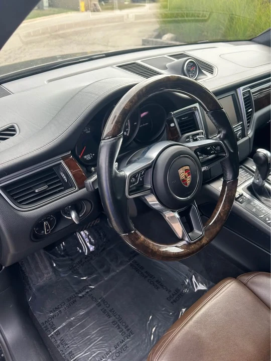 2015 Porsche Macan Turbo - Image 15 of 17
