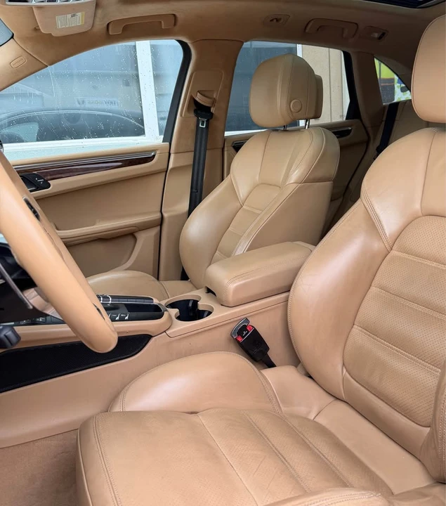 2015 Porsche Macan Turbo - Image 10 of 15