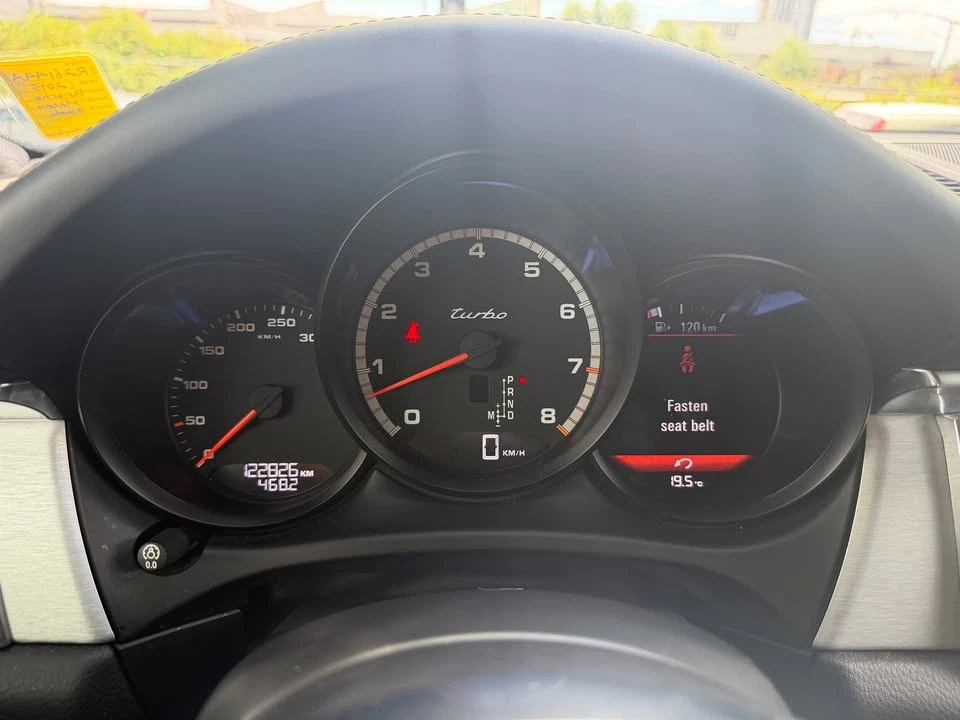 2015 Porsche Macan Turbo - Image 17 of 20