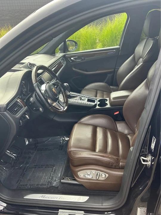 2015 Porsche Macan Turbo - Image 14 of 17