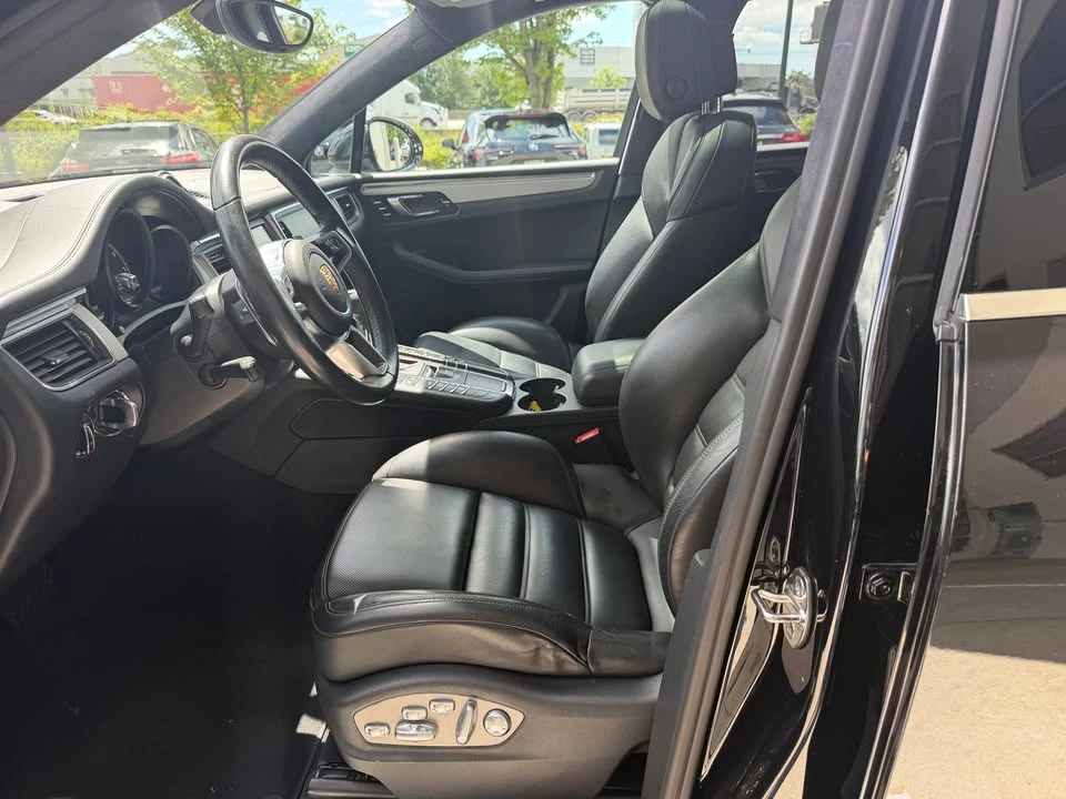 2015 Porsche Macan Turbo - Image 12 of 20