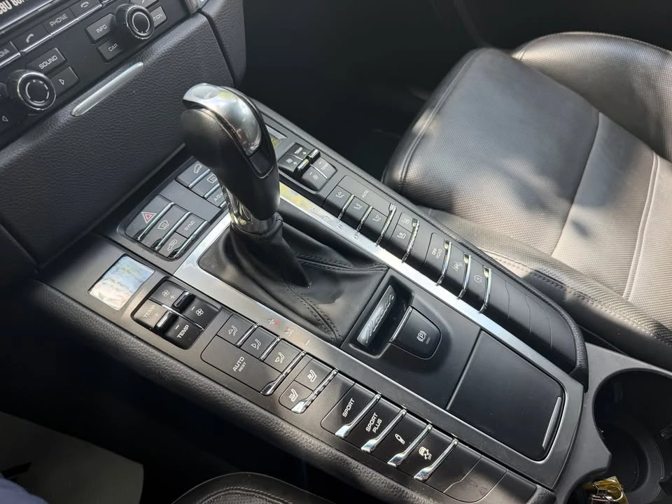 2015 Porsche Macan Turbo - Image 19 of 20