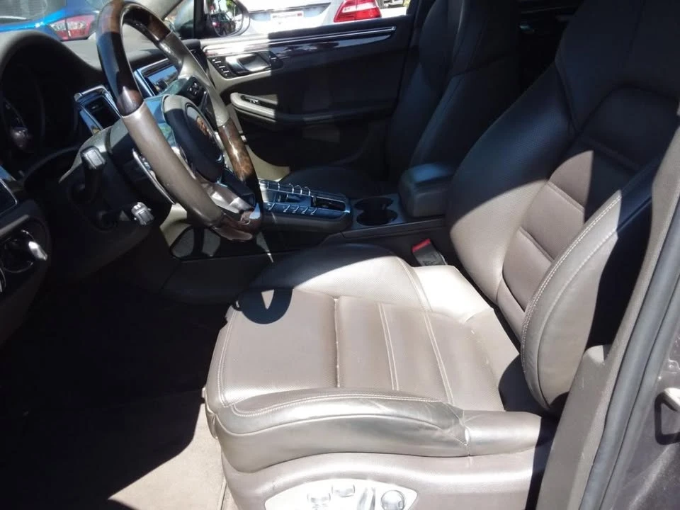 2015 Porsche Macan Turbo - Image 10 of 20