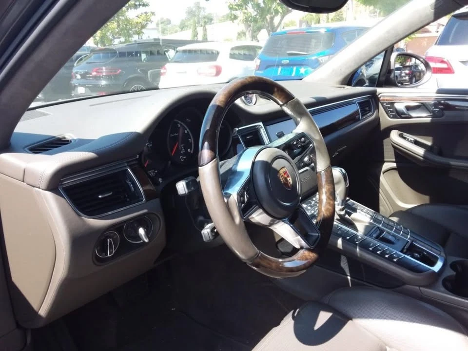 2015 Porsche Macan Turbo - Image 11 of 20