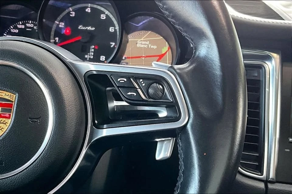 2015 Porsche Macan Turbo - Image 11 of 19