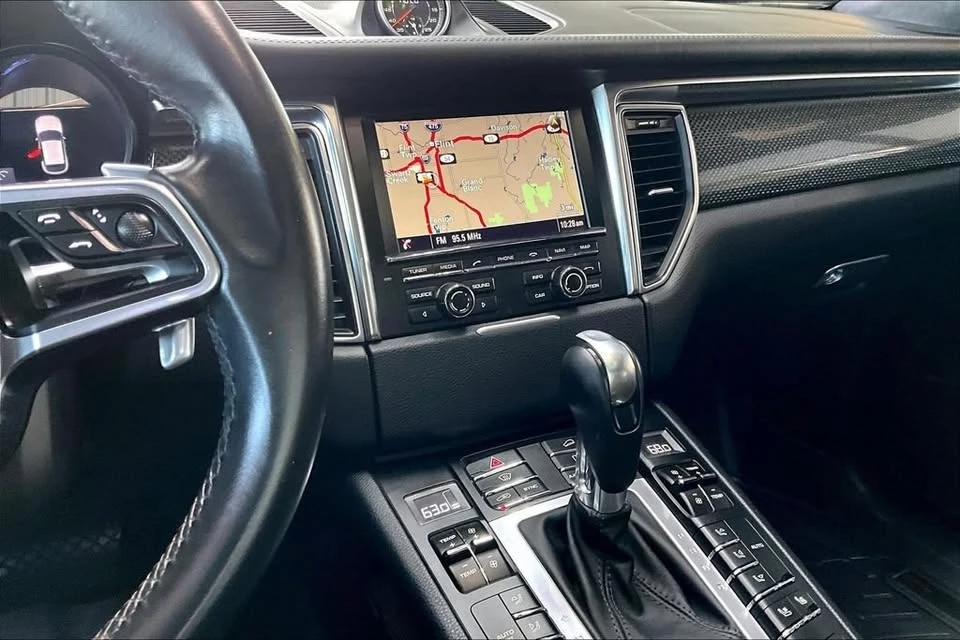 2015 Porsche Macan Turbo - Image 9 of 19
