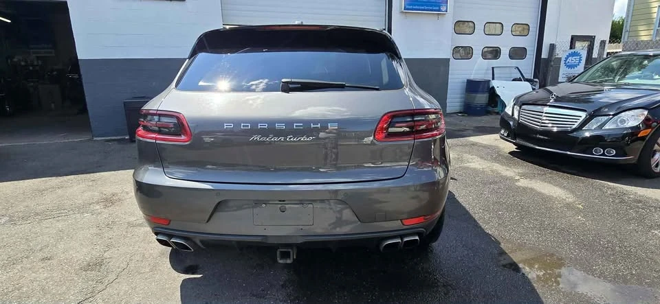 2015 Porsche Macan Turbo - Image 8 of 13