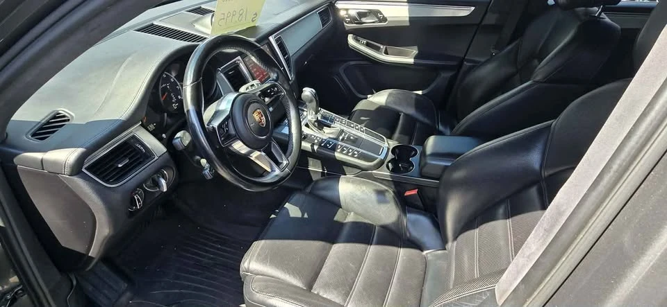 2015 Porsche Macan Turbo - Image 12 of 13