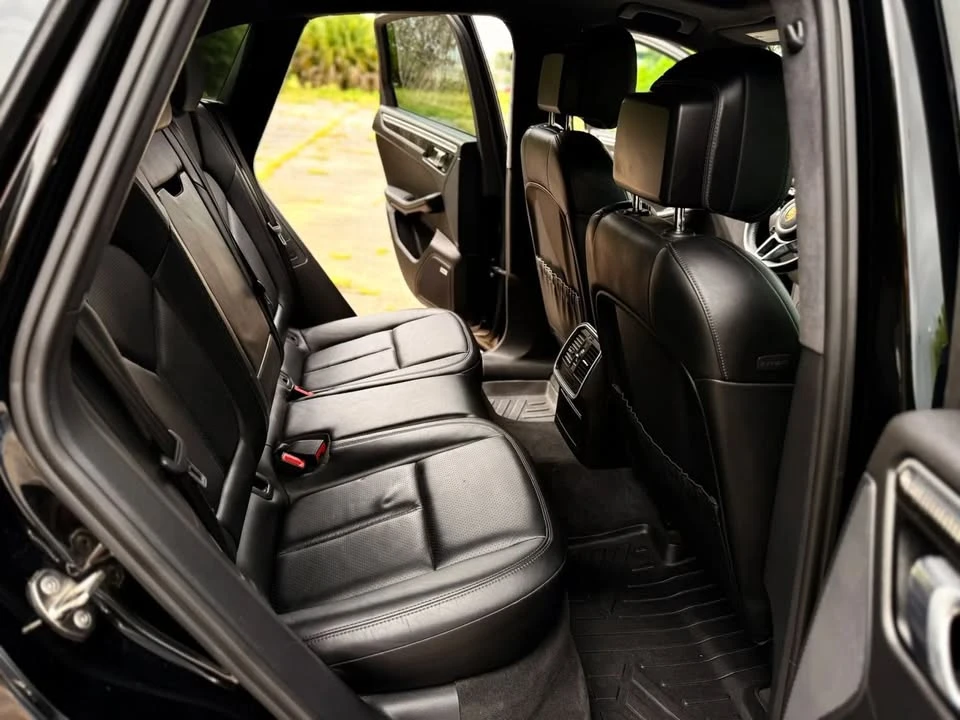 2015 Porsche Macan Turbo - Image 12 of 20