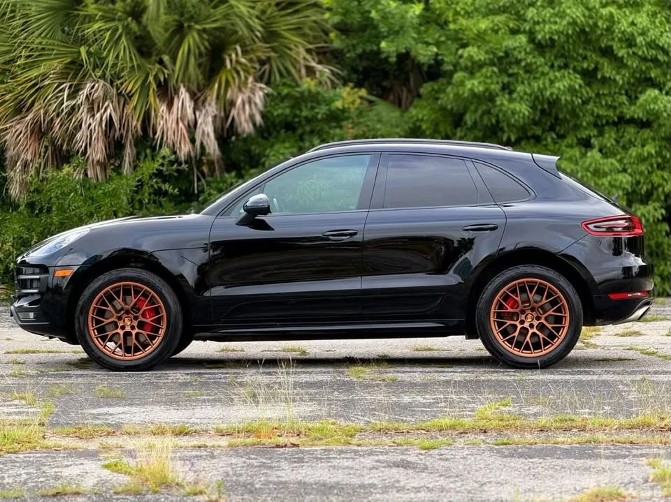 2015 Porsche Macan Turbo - Image 2 of 20
