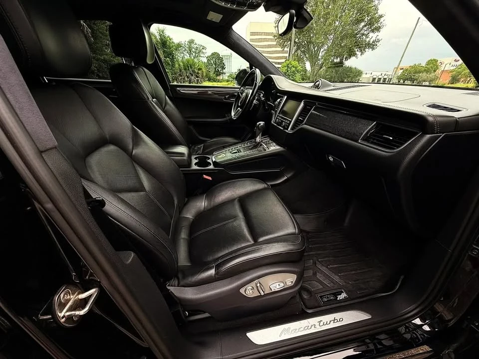 2015 Porsche Macan Turbo - Image 11 of 20