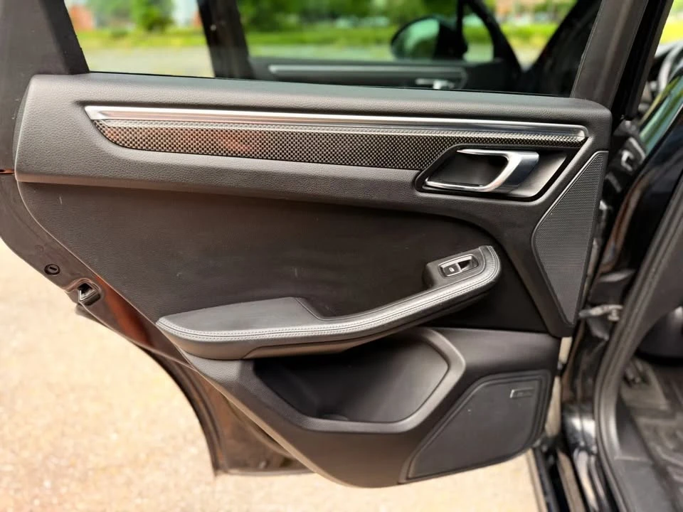 2015 Porsche Macan Turbo - Image 20 of 20