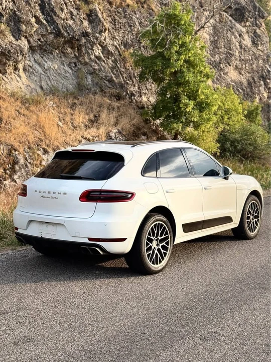 2015 Porsche Macan Turbo - Image 19 of 19