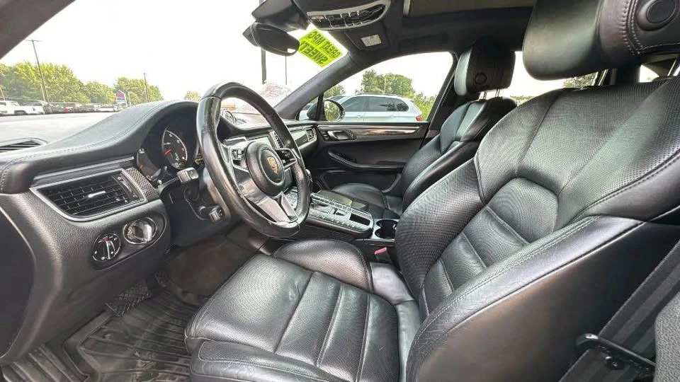 2015 Porsche Macan Turbo - Image 7 of 10