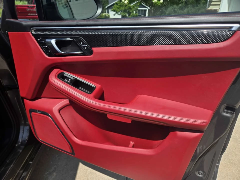 2015 Porsche Macan Turbo - Image 11 of 20