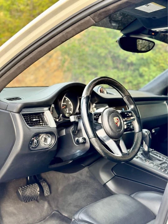 2015 Porsche Macan Turbo - Image 6 of 19