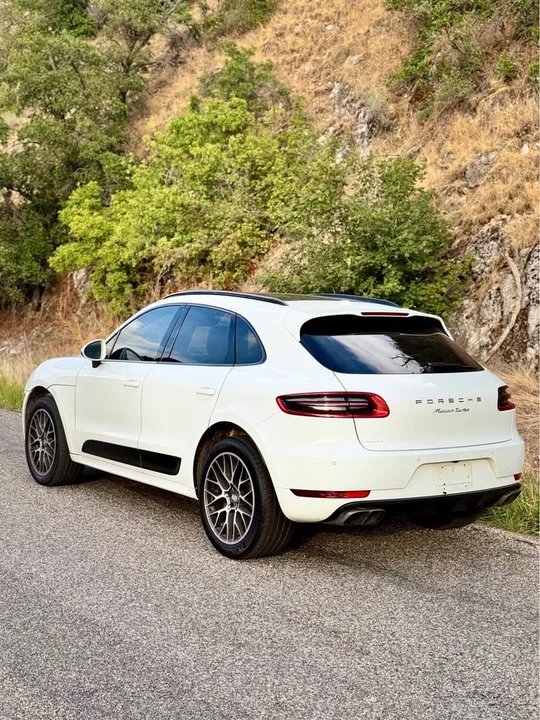 2015 Porsche Macan Turbo - Image 3 of 19