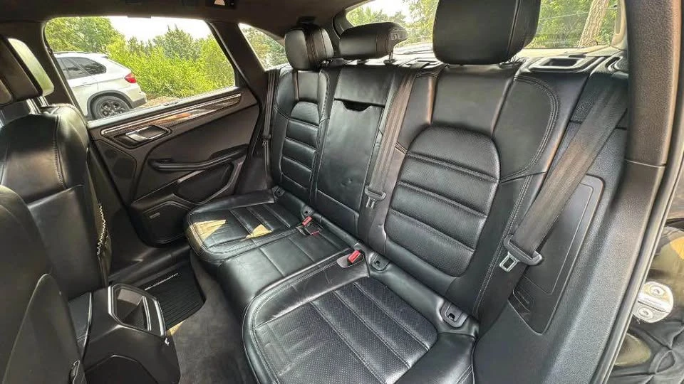 2015 Porsche Macan Turbo - Image 9 of 10