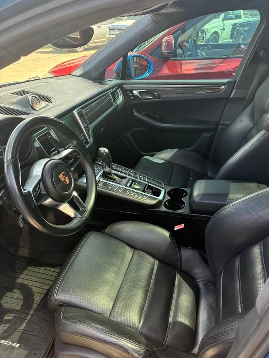 2015 Porsche Macan Turbo - Image 5 of 7